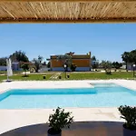 Guest house Petra Leccese - Art & Luxury Design With Pool Giurdignano