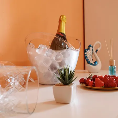 Petra Leccese - Art & Luxury Design With Pool جوردينيانو