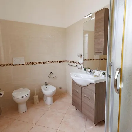 Petra Leccese - Art & Luxury Design With Pool Affittacamere Giurdignano