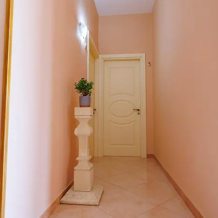 Petra Leccese - Art & Luxury Design With Pool بيت ضيافة جوردينيانو