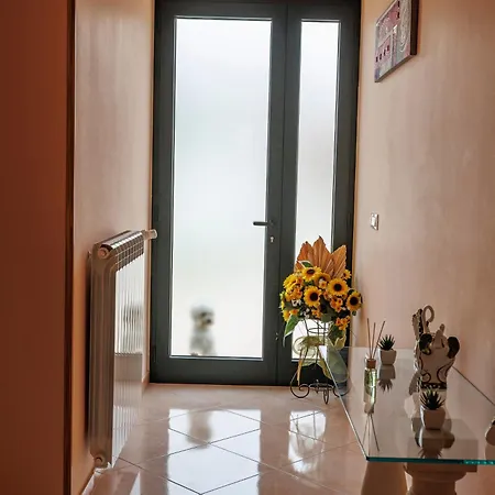 Petra Leccese - Art & Luxury Design With Pool بيت ضيافة 4*