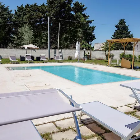 Petra Leccese - Art & Luxury Design With Pool بيت ضيافة جوردينيانو