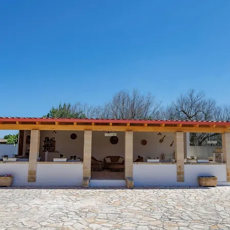 Petra Leccese - Art & Luxury Design With Pool 4*