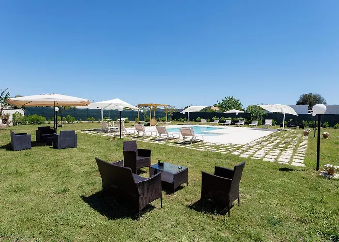 Petra Leccese - Art & Luxury Design With Pool Gasthof 4*